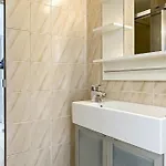 Lets Holidays Big With Parking Apartament