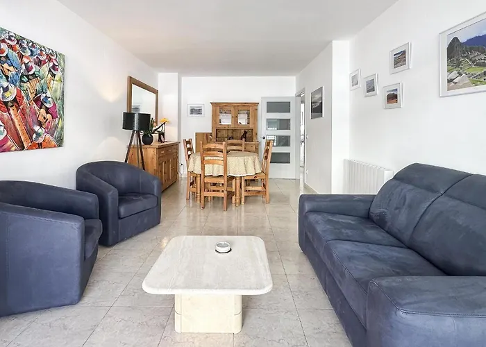 Lets Holidays Big With Parking Appartamento